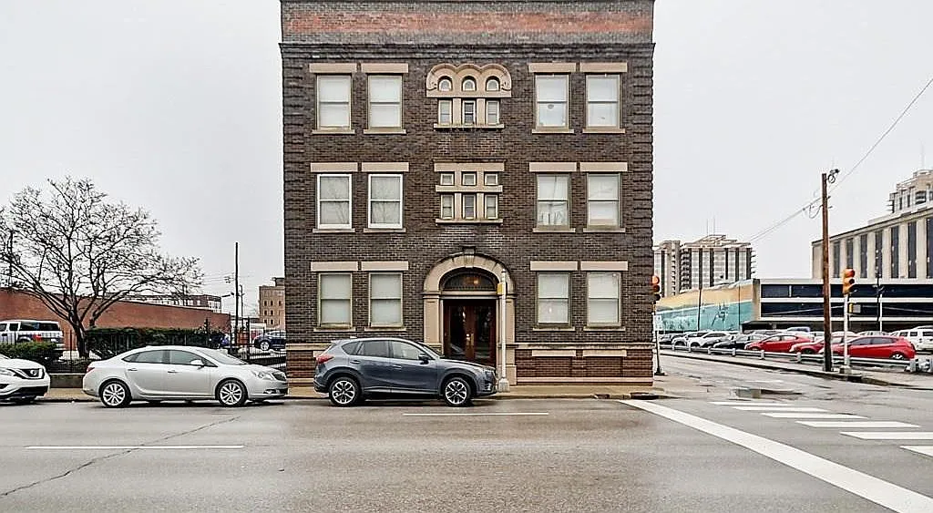 801 N Pennsylvania St APT D photo 1