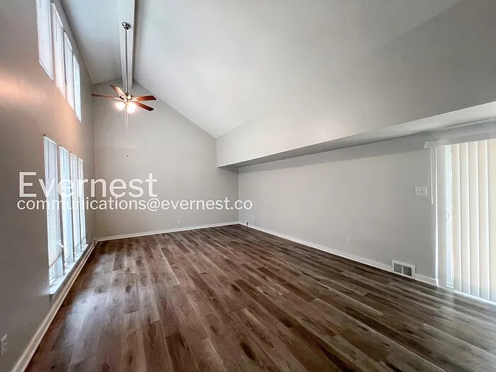 3743 Oak Lake Ln — Photo 9