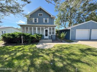 304 W 6th St, Redfield, SD 57469