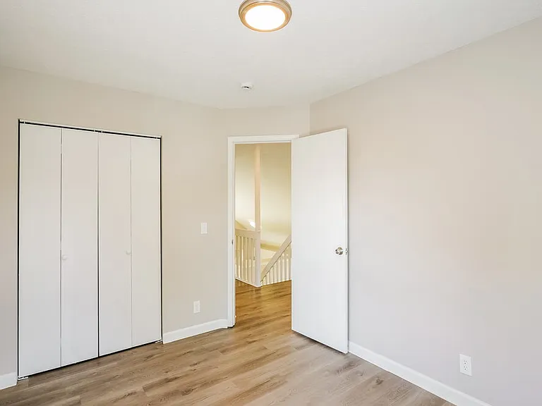 1208 Wembley Dr — Photo 13