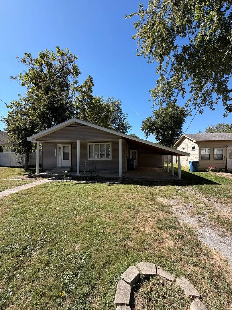 House For Rent — Photo 1