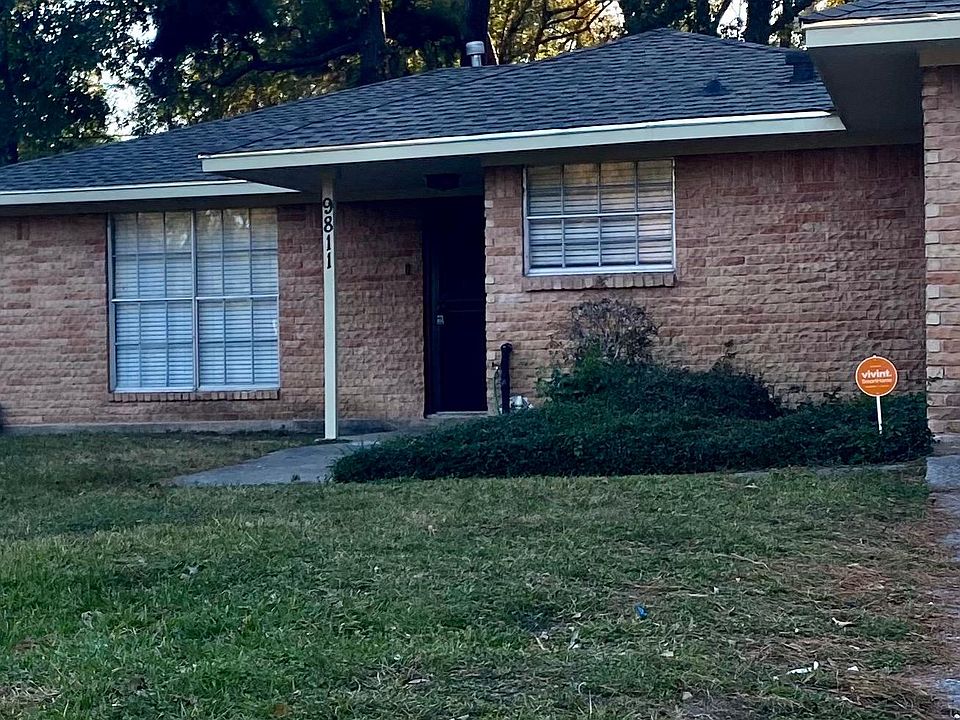 Outside of home with 4 side brick