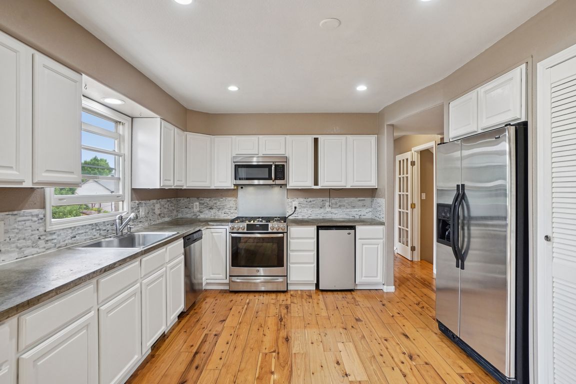 W Brook Dr-S1107-014.jpg