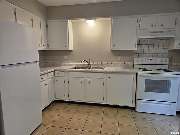 2nd image of 1339 W Jeth Ct