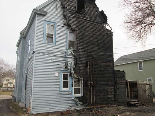1st image of 889 Desoto St