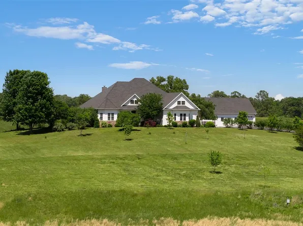 910 Bethel Ln, Bowling Green, KY 42103