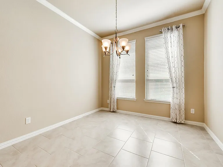 1312 Nacona Dr — Photo 12