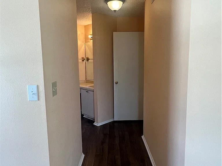 Eaton Gardens Ln — Photo 11