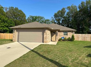 5747 Brookshire Dr, Jonesboro, AR 72401
