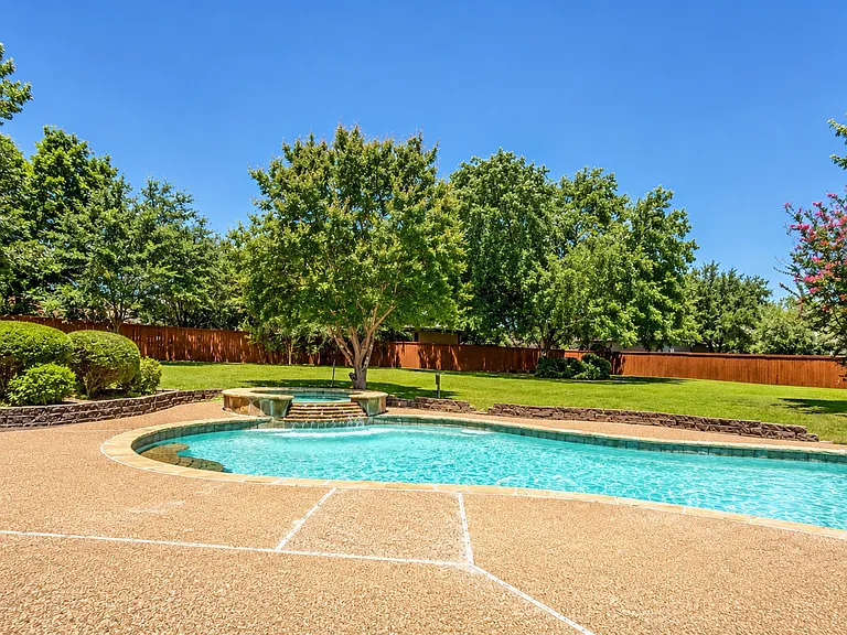 810 Pearl Dr — Photo 16