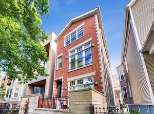 1722 W Roscoe St #2, Chicago, IL 60657