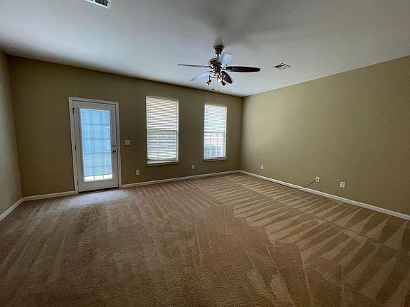 3rd image of 713 Hemingway Cir