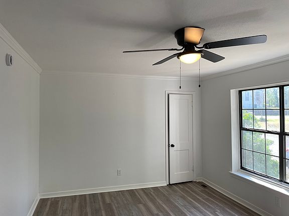 4th image of 2108 W 23rd St