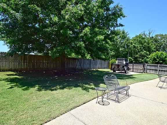 2nd image of 1083 Heather Lake Dr