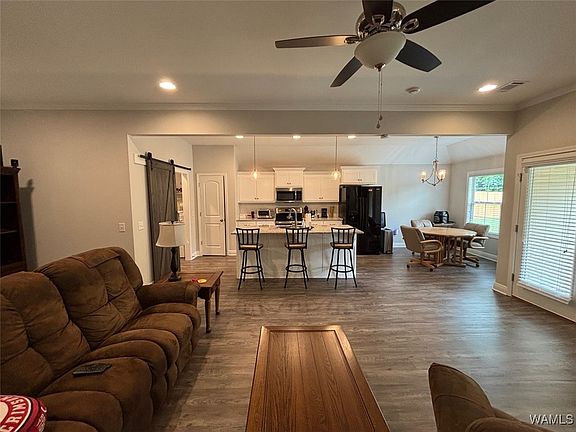 5th image of 5465 University Gardens Dr