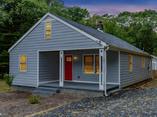 16 Enola Rd, Fredericksburg, VA 22405