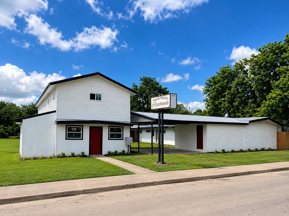 301 E Main St #7