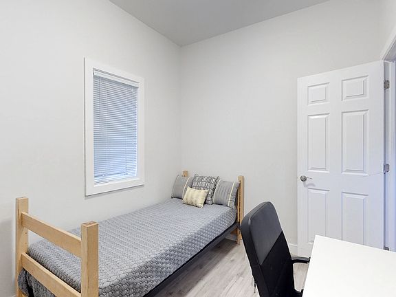 4th image of 73 Blackburn Ave #2
