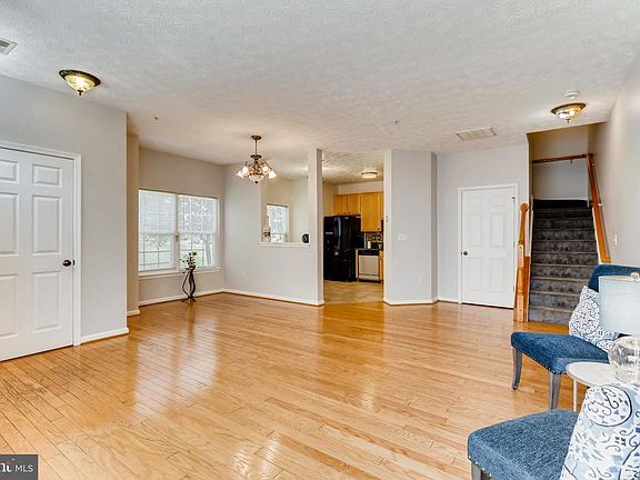 3rd image of 1731 Barnett Ct