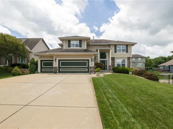 2707 SW 9th Ter, Lees Summit, MO 64081