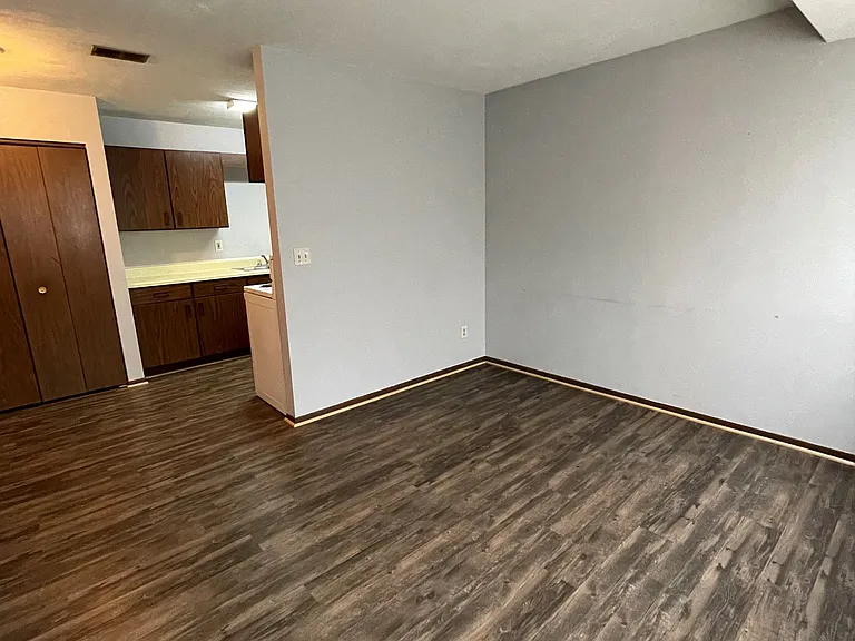 520 Adams Ave NW — Photo 10