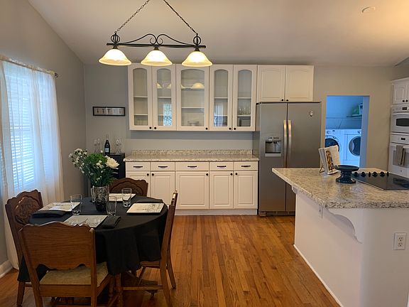 4th image of 909 W Coral St