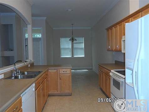 3rd image of 5441 Calder Dr