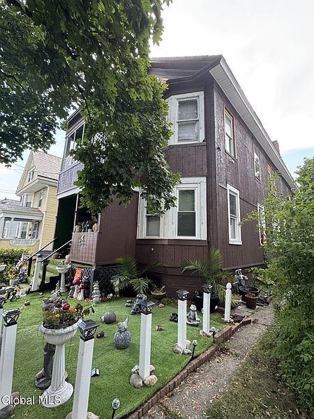 2nd image of 754 3rd Avenue