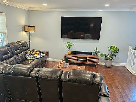 2nd image of 1232 23rd St