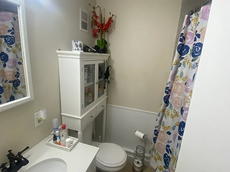 605 David St — Photo 16