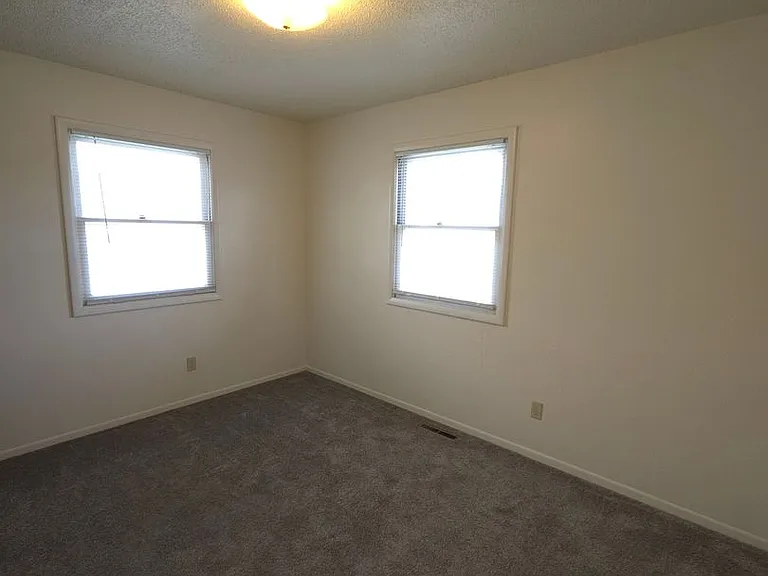 318 & 320 N 19th Ave — Photo 11