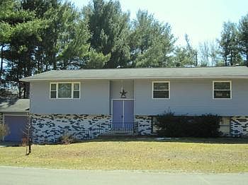 3rd image of 320 E Lori Ct