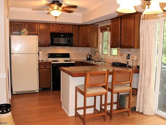 3rd image of 392 Mohegan Cir #392