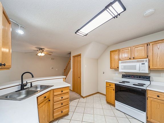 5th image of 1015 68th St Unit 3