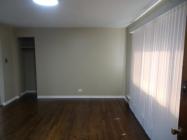 704 W 111th St #1S — Photo 3