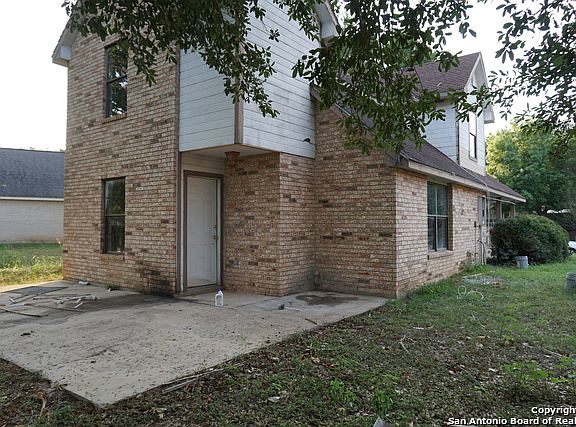 3rd image of 1129 Iris Crescent Dr