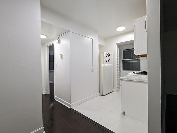 5th image of 1120 46th St NE #2