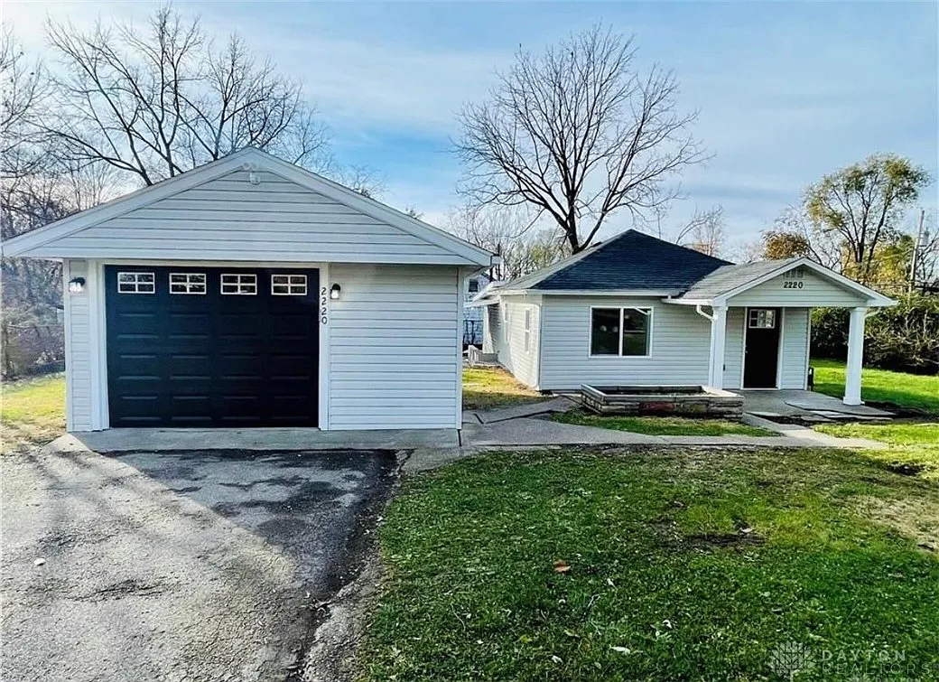 2220 Koehler Ave photo 1