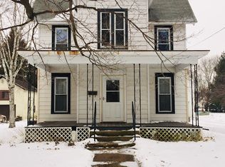 345 S Madison St, Evansville, WI 53536