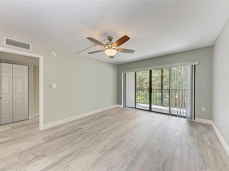 515 30th Ave W #H201 — Photo 10