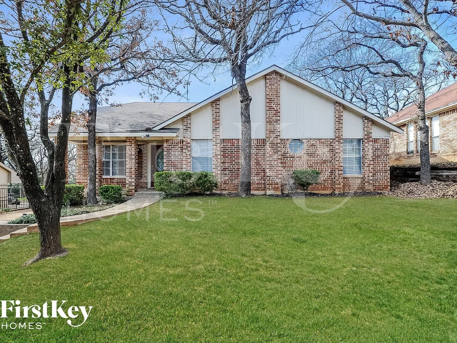 3 bed, 2.0 bath, 1617 sqft, $2,295 — Photo 1