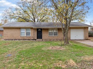 603 SW 3rd St, Wagoner, OK 74467