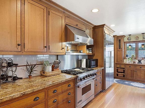 4th image of 1738 Key Ln