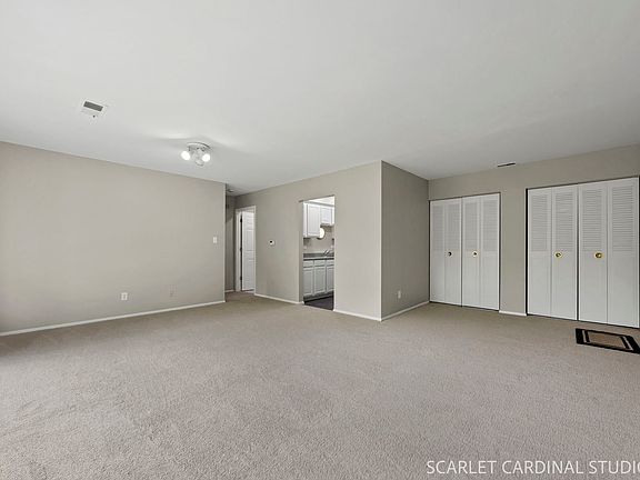 4th image of 1105 Royal Street George Dr #206