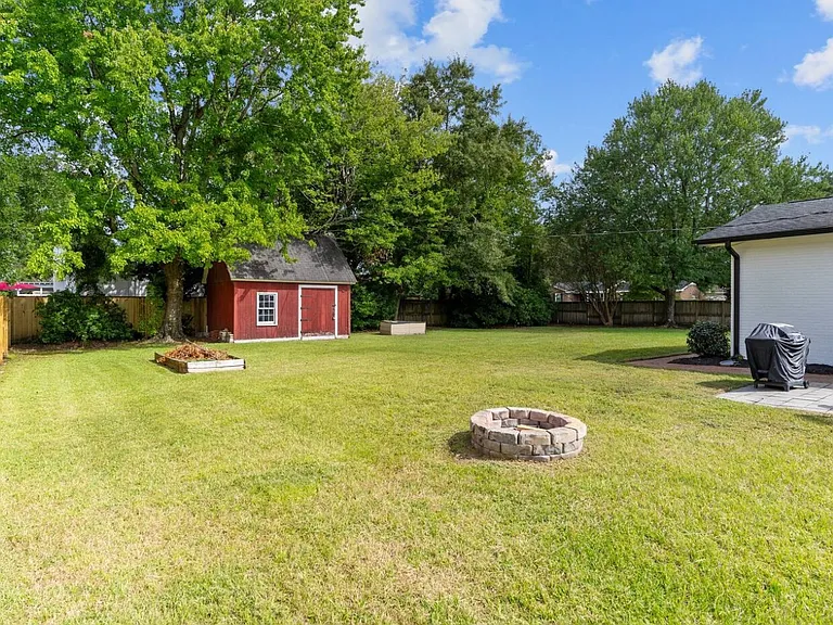 3239 Chalmers Dr — Photo 5