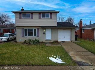 15837 Flanagan St, Roseville, MI 48066