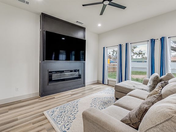 5th image of 2340 Denmark St