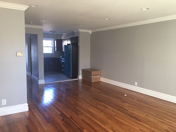 3rd image of 117 233rd St