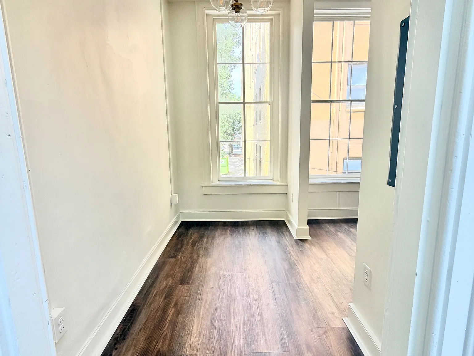 2 bed, 1060 sqft, $2,000 — Photo 3