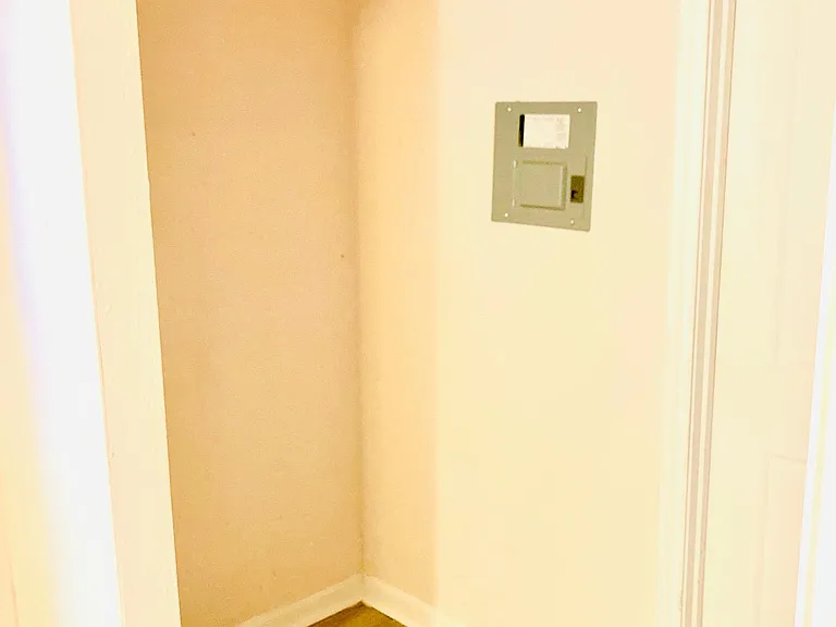Desktop niche